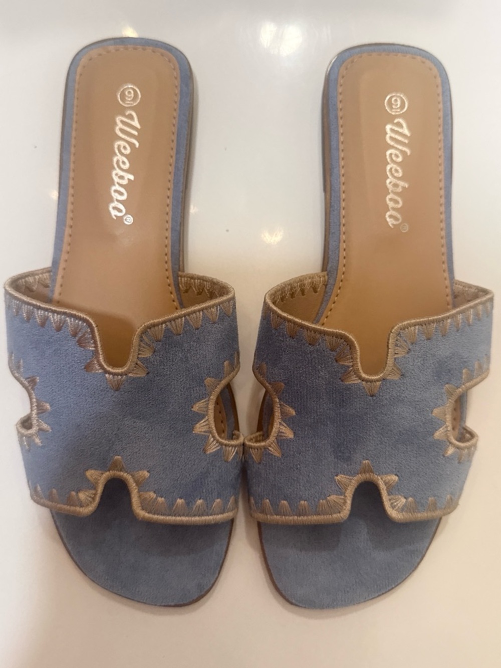 NWOT Weeboo Blue Embroidered Scalloped Slide Sandals Size 9